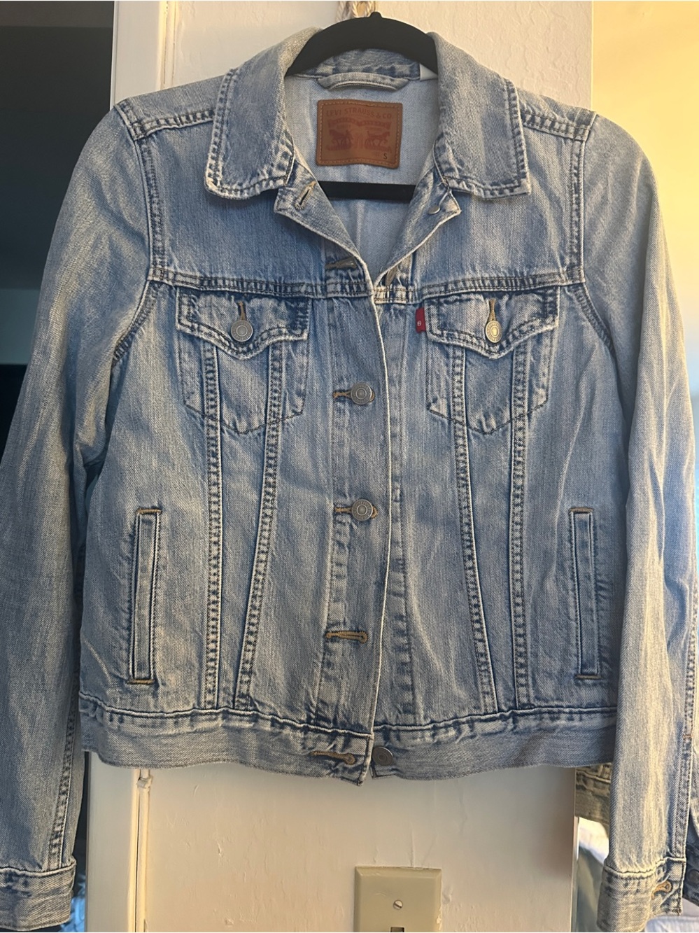 Levi's Light Blue Denim Trucker Jacket - Women's